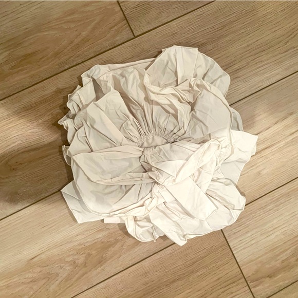 Cream flower crop top! - Picture 1 of 3